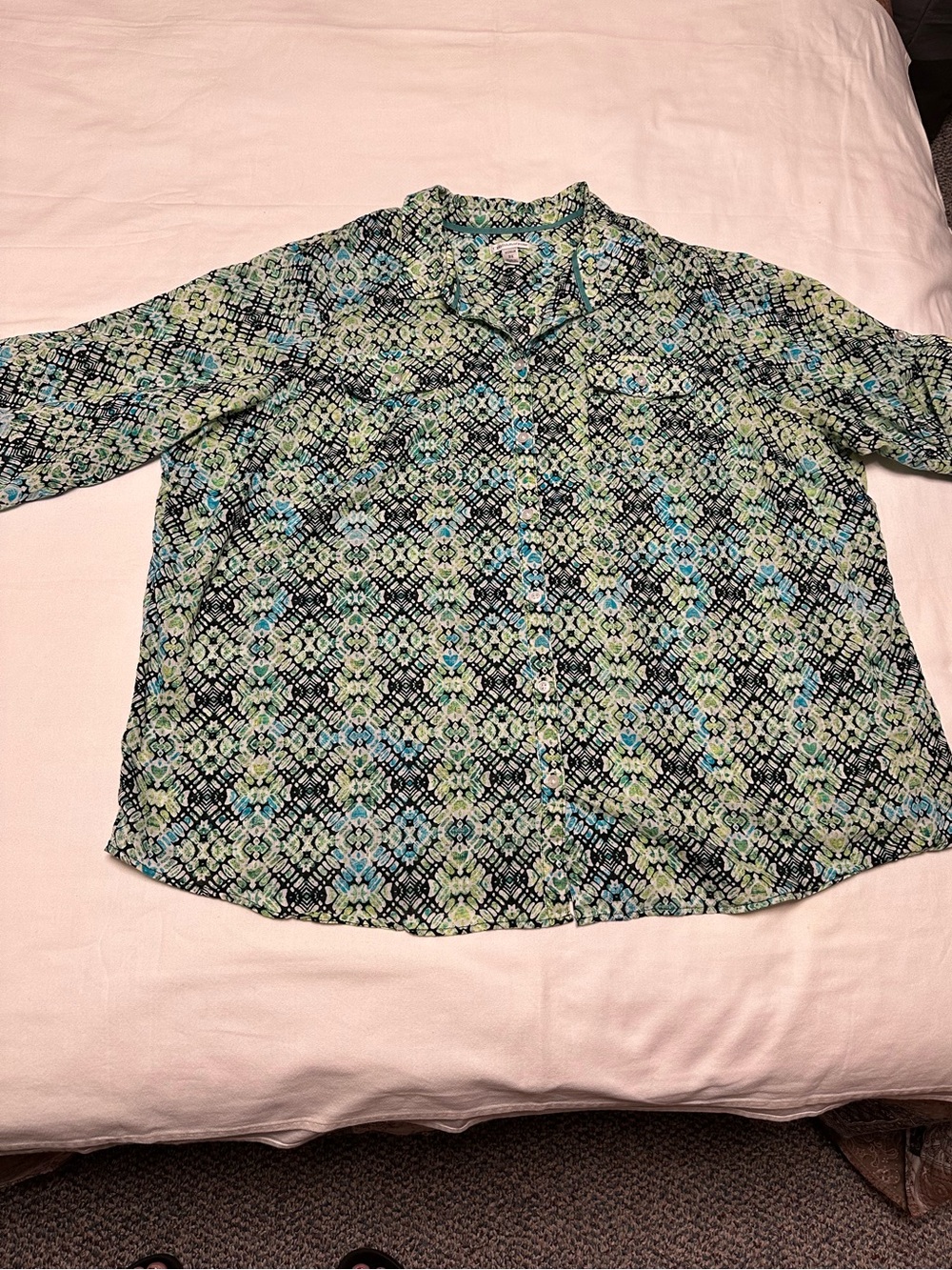 croft & barrow Green/Blue Geometric Long-Sleeve Blouse With Roll Tab Sleeves